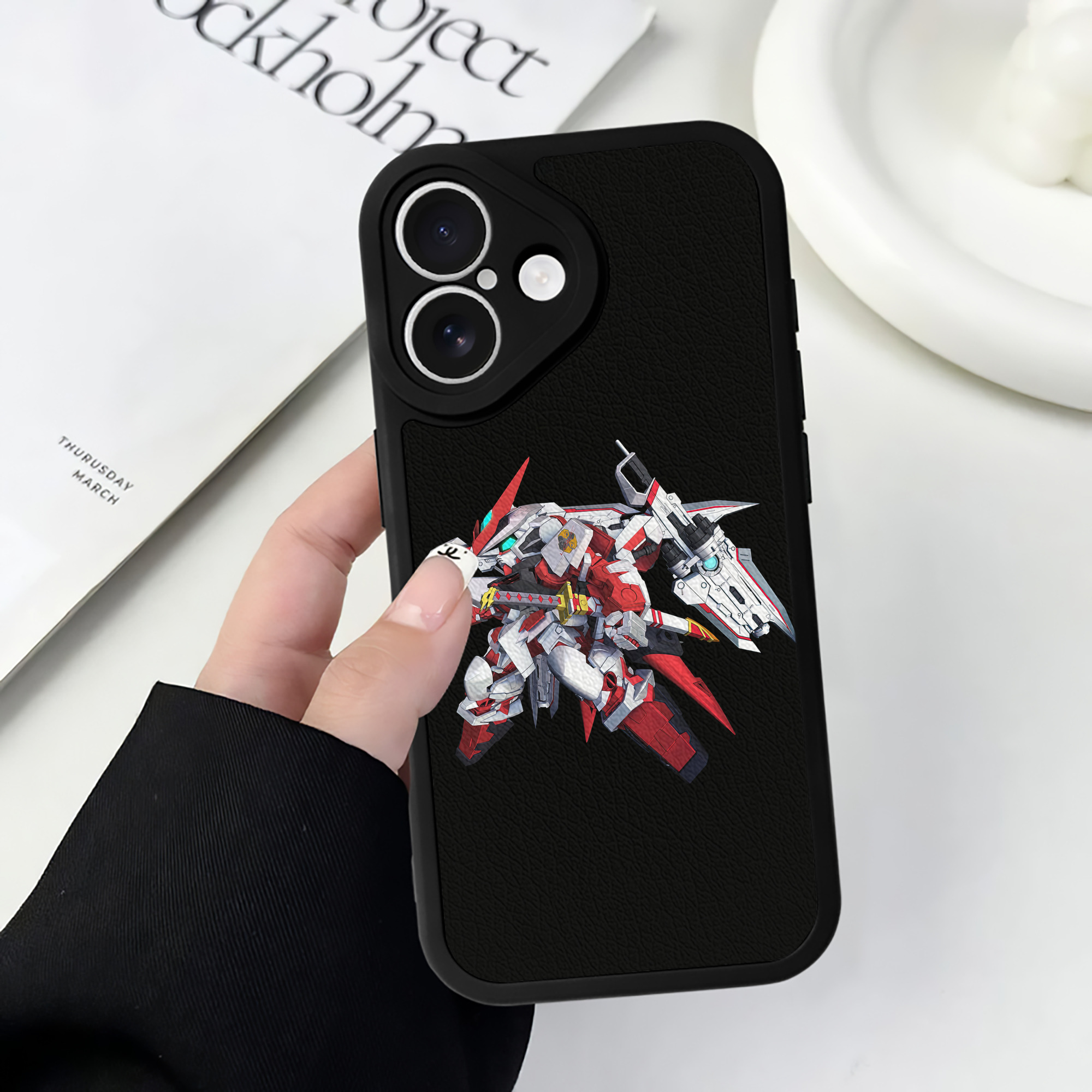 （画像用） 機動戦士ガンダム Mobile Suit Gundam 【iPhone 16シリーズ対応】シリコンスマホケース（レザー調） 材質：シリコン